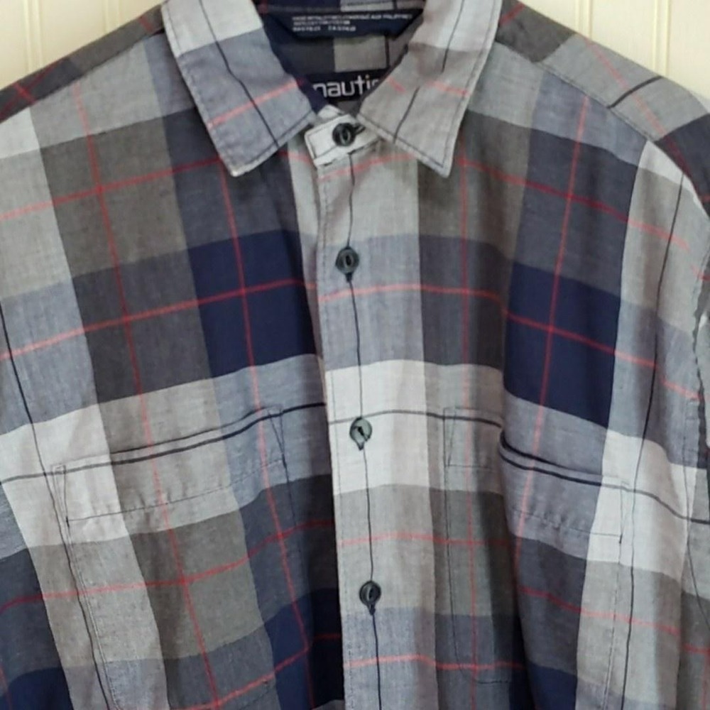 Nautica Shirt Mens Medium Blue Gray Plaid Long Sleeve Button Up Cotton Casual